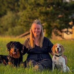 Yvonne Laux mit Apollo und Milly
